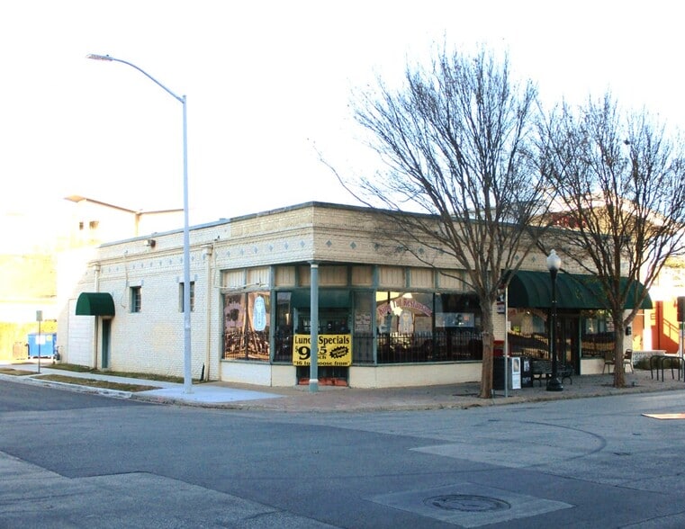 More Photos Of 1512 W Magnolia Ave, Fort Worth Restaurant For Lease