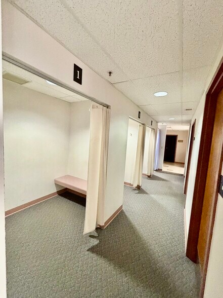 More Photos Of 225 Erdman St, Bangor Freestanding For Lease