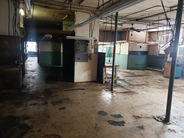 More Photos Of 73 High St, Hempstead Manufacturing For Sale
