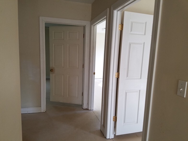 More Photos Of 7301 Fegenbush Ln, Louisville Office For Lease