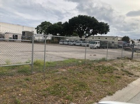 More Photos Of 300 W 27th St, Orlando Industrial For Sale