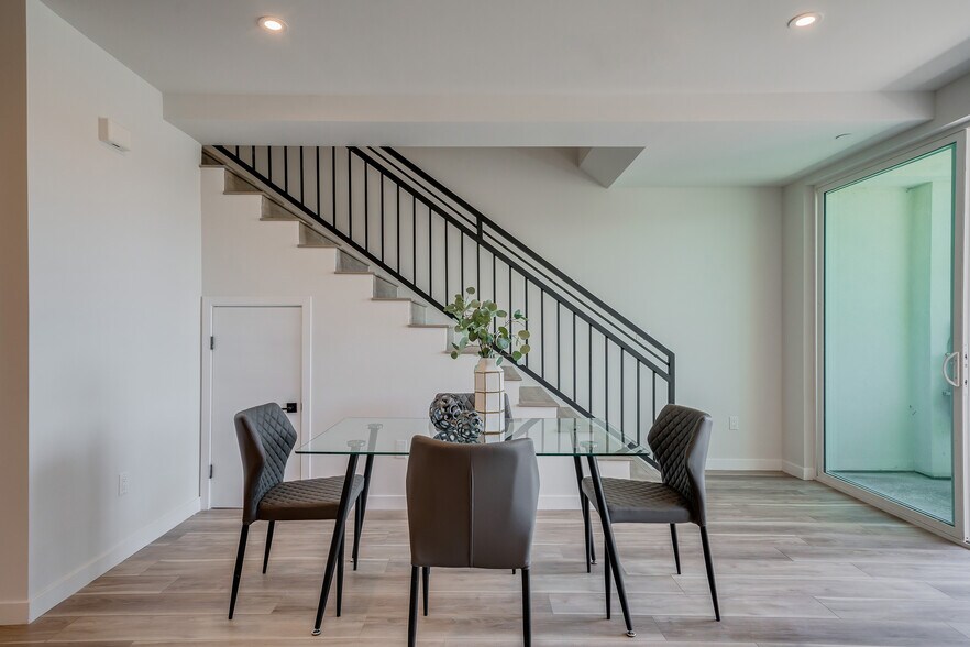 More Photos Of 7018 Alabama Ave, Canoga Park Apartments For Sale