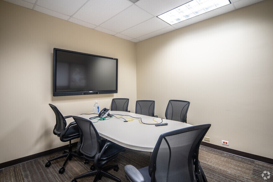 More Photos Of 2701 W Plano Pky, Plano Flex For Lease