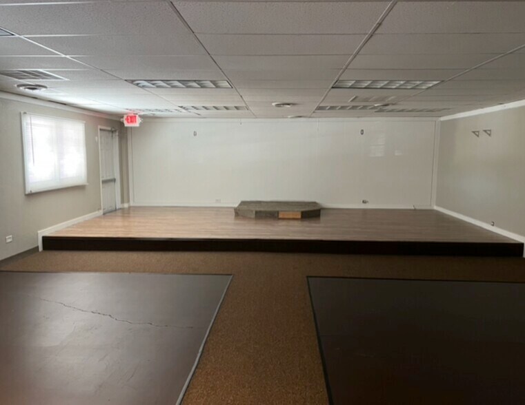 More Photos Of 1790 Jasper St, Aurora Light Manufacturing For Lease