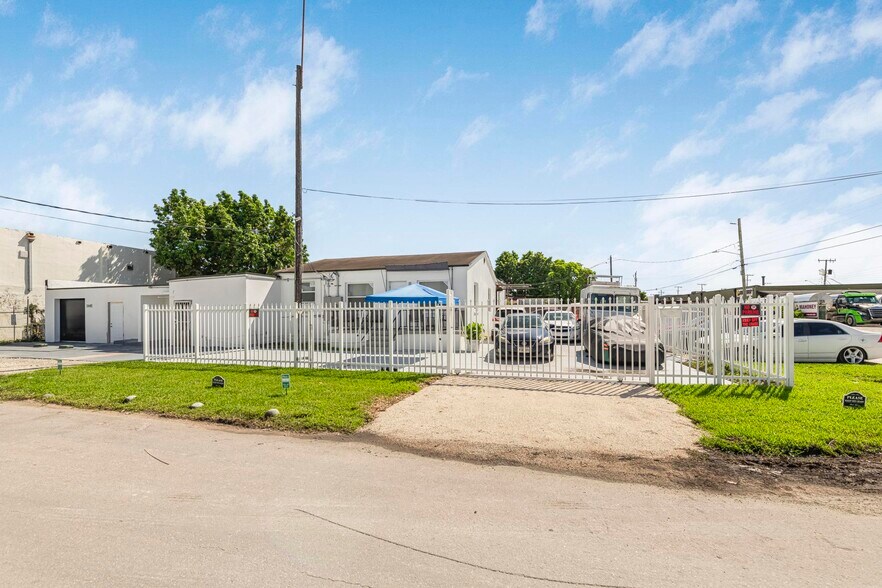 More Photos Of 3705 NW 35th Ave, Miami Industrial For Sale