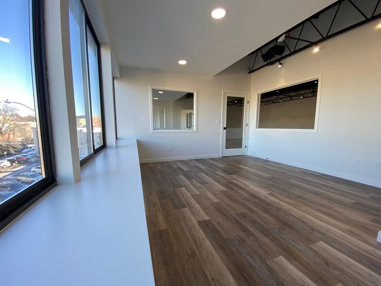 More Photos Of 16 River St, Norwalk Medical For Lease