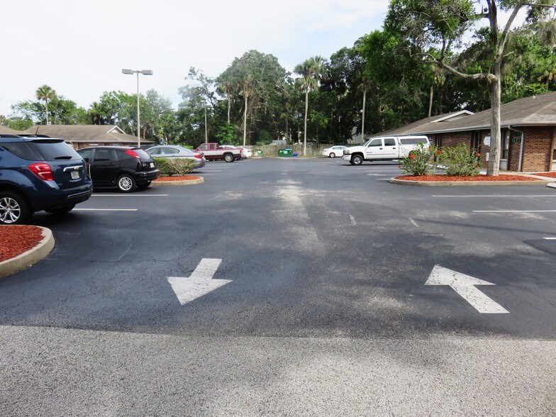 More Photos Of 1326 S Ridgewood Ave, Daytona Beach Office For Lease