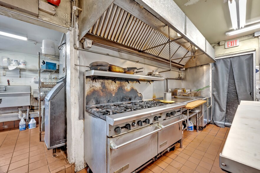 More Photos Of , Deland Unknown For Sale