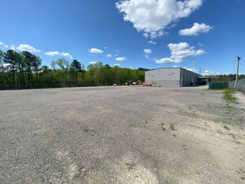 More Photos Of 961 Michael Dr, Chesapeake Warehouse For Lease