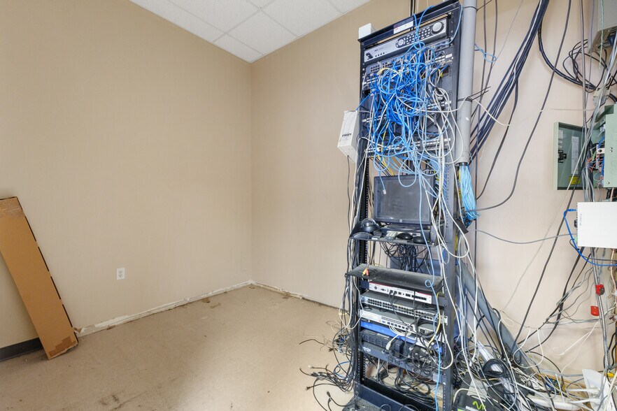 More Photos Of 2420 Argillite Rd, Flatwoods Freestanding For Lease