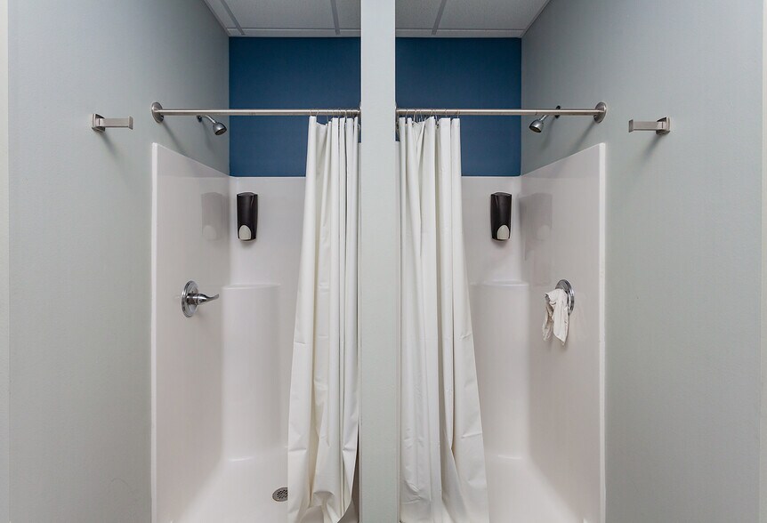 More Photos Of 1802 Industrial Park Dr, Ellsworth Industrial For Sale