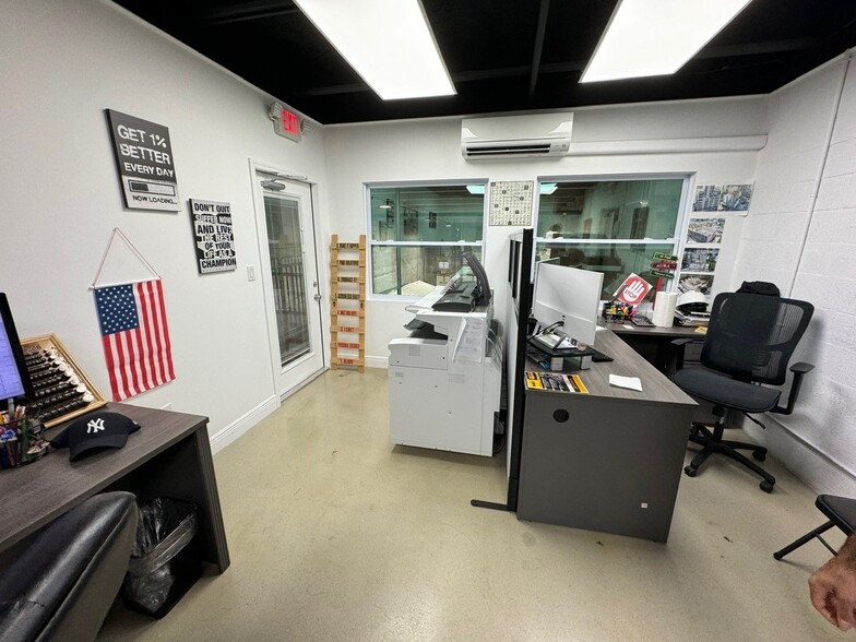 More Photos Of 11379-11399 NW 122nd St, Medley Warehouse For Sale