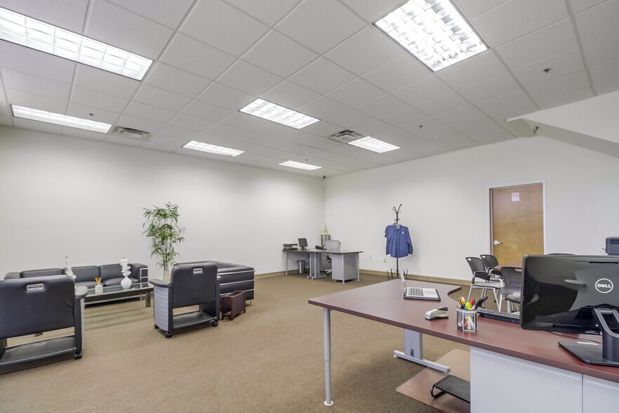 More Photos Of 1568 Lancaster Point Way, San Diego Flex For Sale