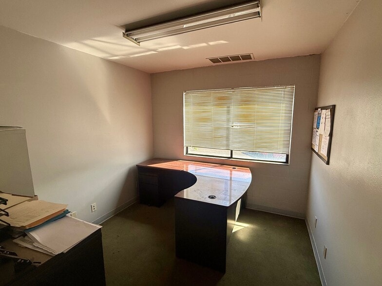 More Photos Of 1533 Wilson Ave, National City Manufacturing For Lease