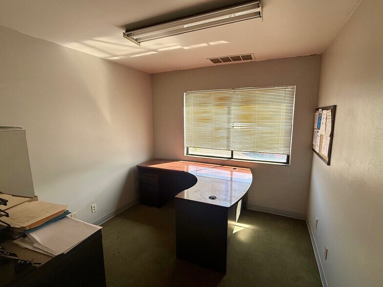 More Photos Of 1533 Wilson Ave, National City Manufacturing For Lease