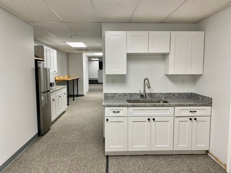 More Photos Of 19 Bridge St, Kittery Coworking Space