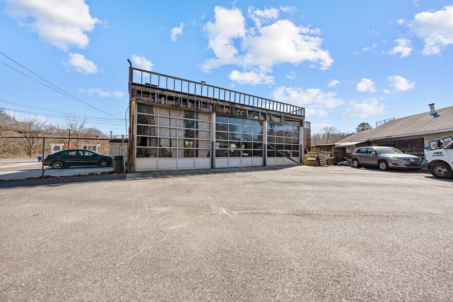 More Photos Of 2815 Montauk Hwy, Brookhaven General Retail For Sale