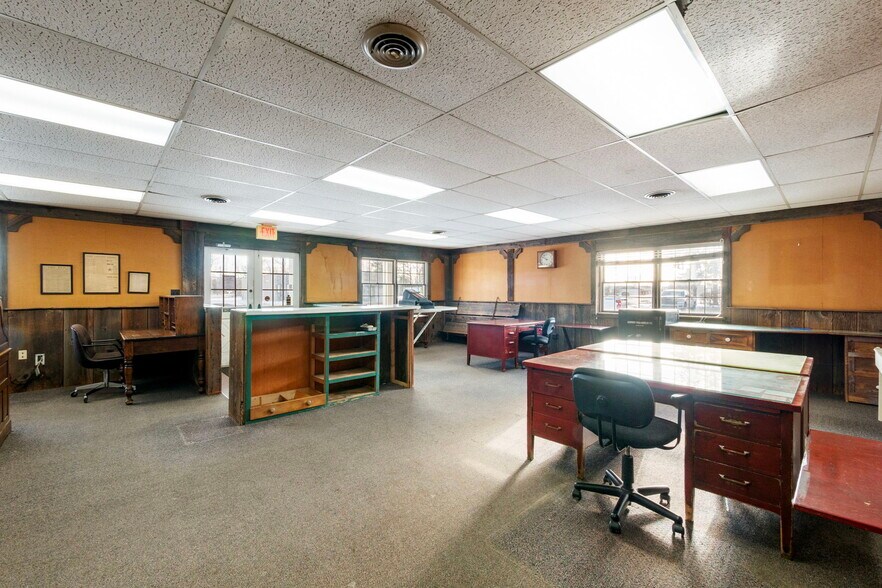 More Photos Of 690 S Lapeer Rd, Oxford Warehouse For Sale