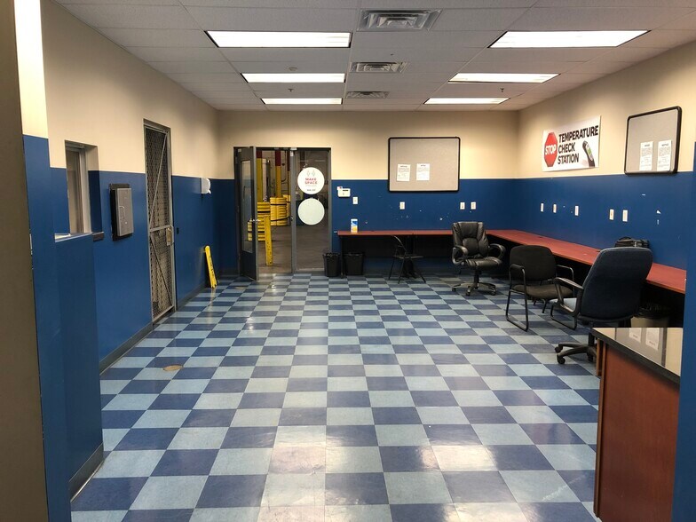 More Photos Of 5 Lexington Ave, East Brunswick Warehouse For Lease