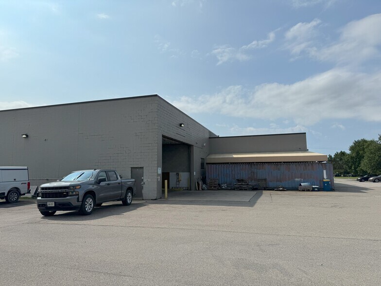 More Photos Of 80 Lawrence Bell Dr, Williamsville Research And Development For Lease