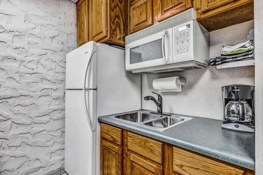 More Photos Of 5629 Bridgetown Rd, Cincinnati Flex For Sale