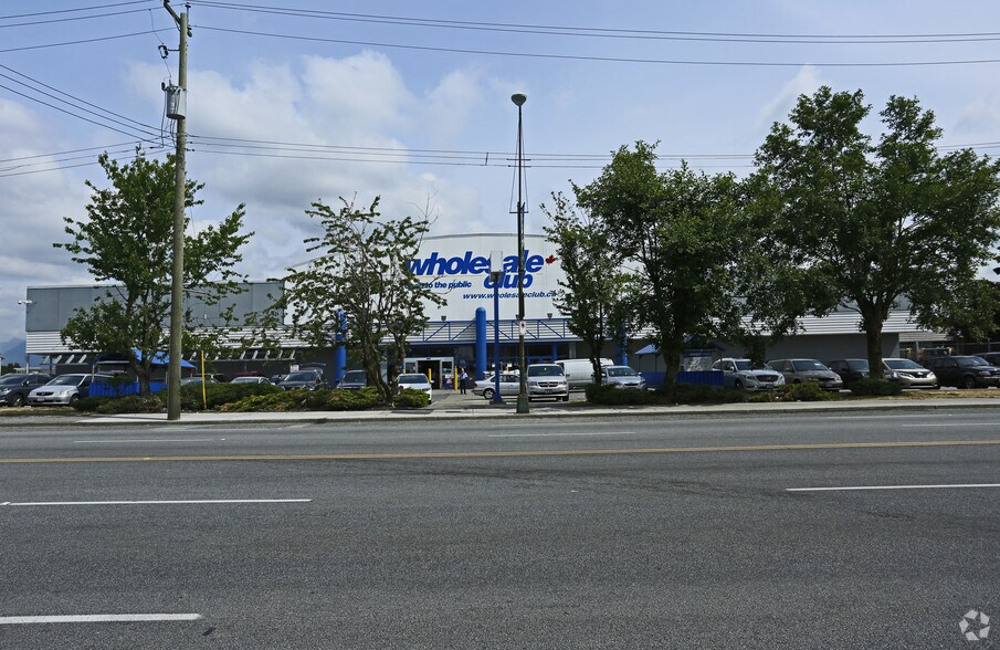 More Photos Of 5335 Kingsway, Burnaby Freestanding For Sale