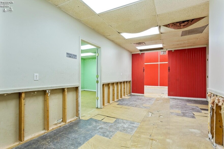 More Photos Of 46400 Telegraph Rd, Amherst Freestanding For Sale