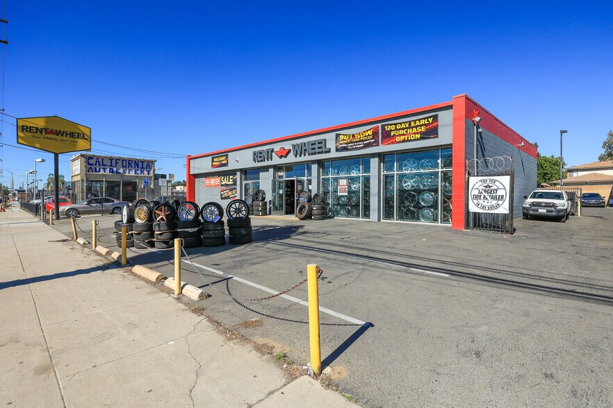 More Photos Of 960 W Holt Blvd, Ontario Freestanding For Lease