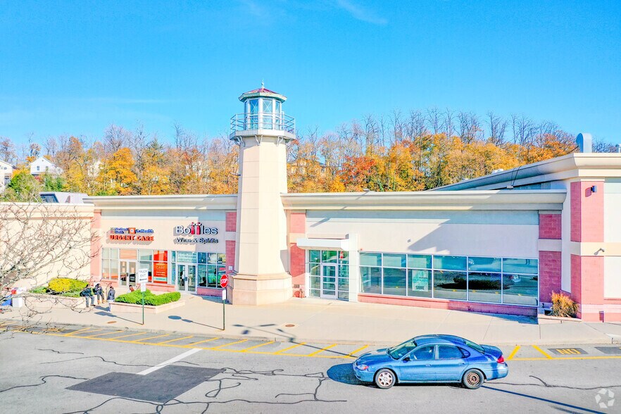 More Photos Of 65 Shore Rd, Port Washington Unknown For Lease