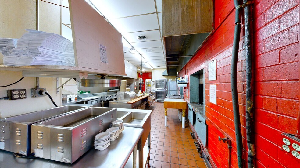 More Photos Of 1101 S Main St, Lexington Restaurant For Sale