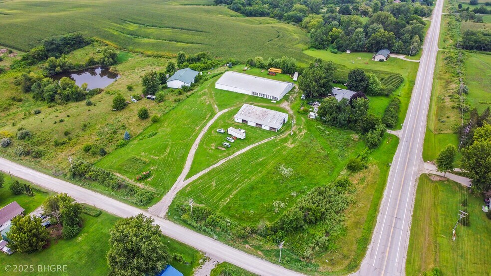 More Photos Of 1247 Illinois Dr, Knoxville Sports And Entertainment For Sale