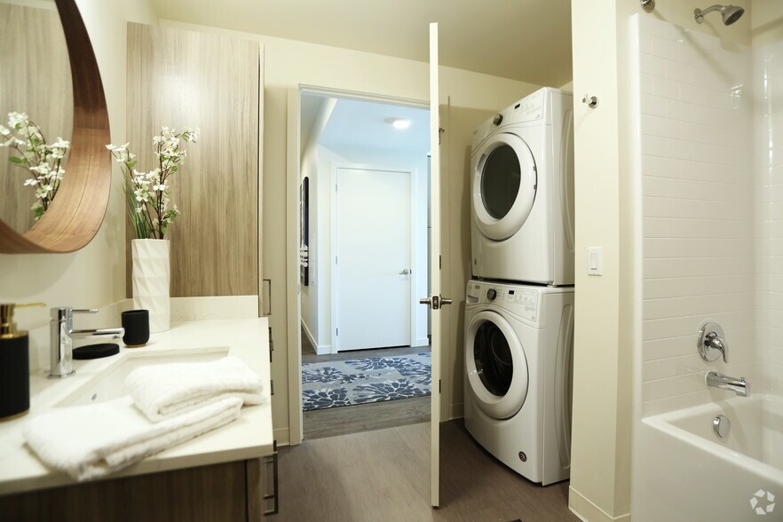 More Photos Of 16450 Redmond Way, Redmond Apartments For Lease