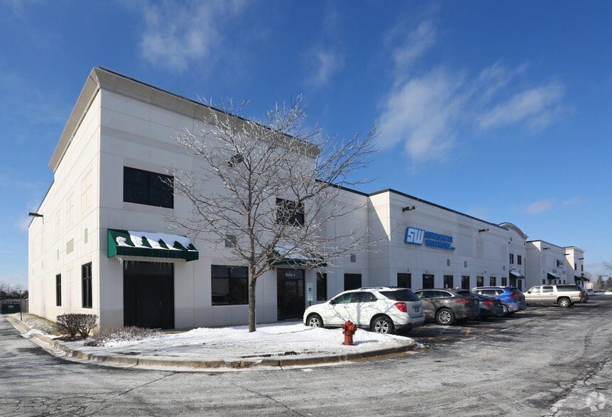 Primary Photo Of 181 W Crossroads Pky, Bolingbrook Warehouse For Lease