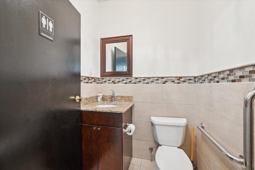 More Photos Of 10 Community Pl, Warren General Retail For Lease