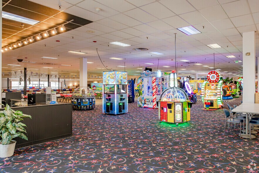 More Photos Of 901 & 1017 S BOONE ST, Aberdeen General Retail For Sale