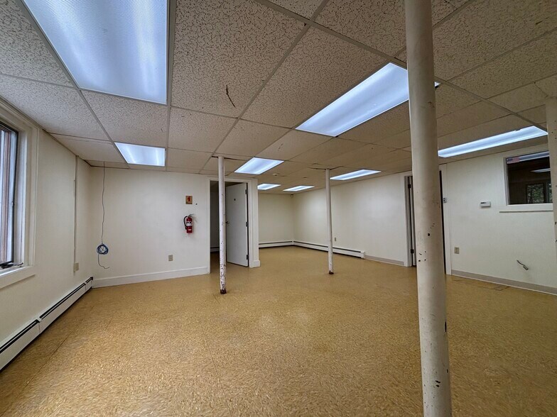 More Photos Of 60 Cottage St, Great Barrington Office For Sale