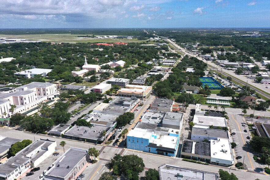 More Photos Of 2045 14th Ave, Vero Beach Office Residential For Sale