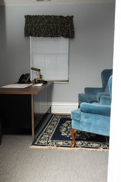 More Photos Of 413 27th St, Vienna Office Residential For Lease