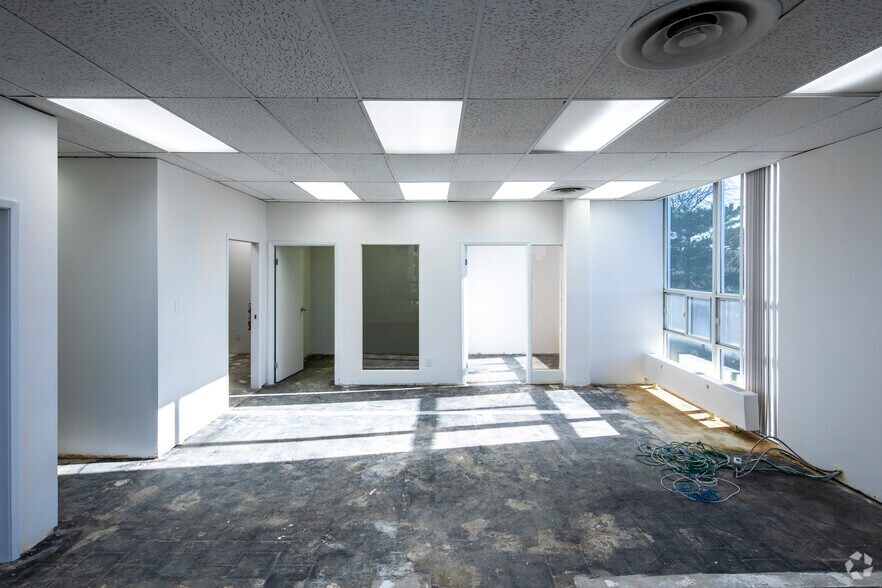 More Photos Of 2171 Avenue Rd, Toronto Office For Lease