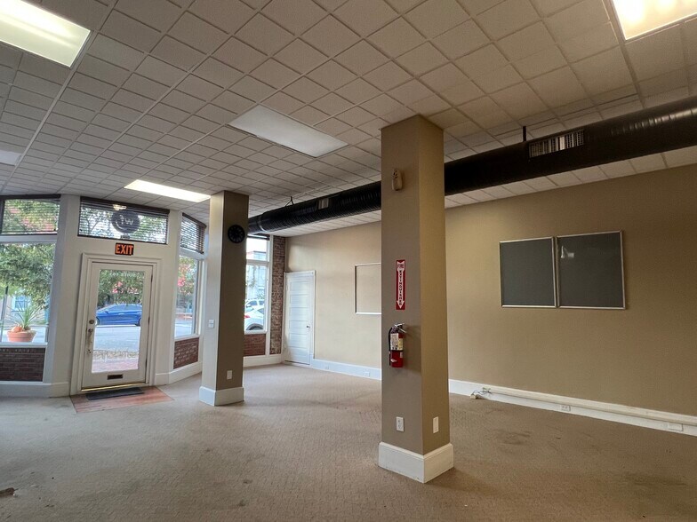 More Photos Of 2737-2739 Cleveland St, Elloree Storefront Retail Office For Sale