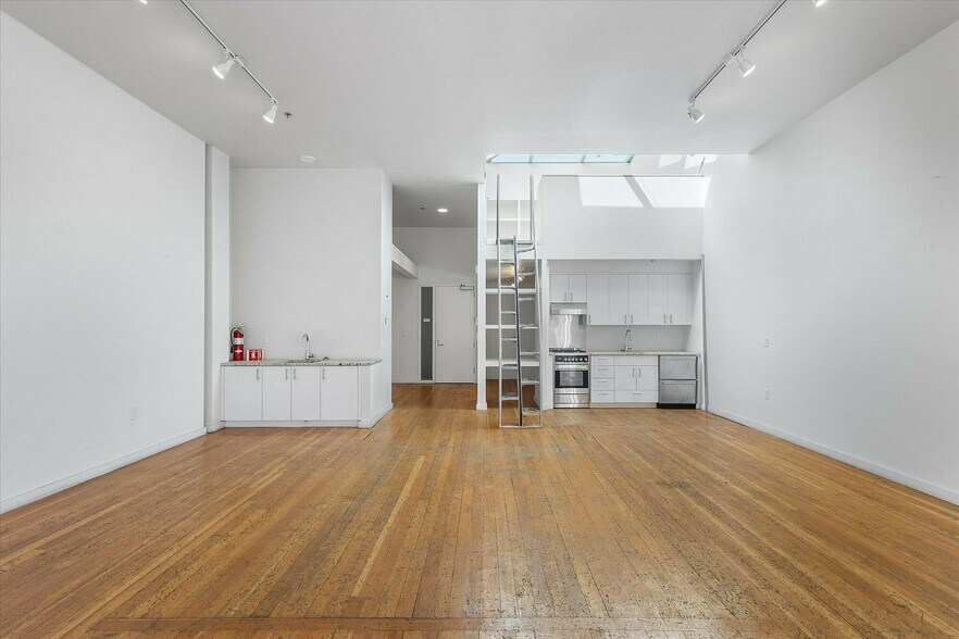 More Photos Of 272-274 14th St, Oakland Storefront Retail Office For Sale