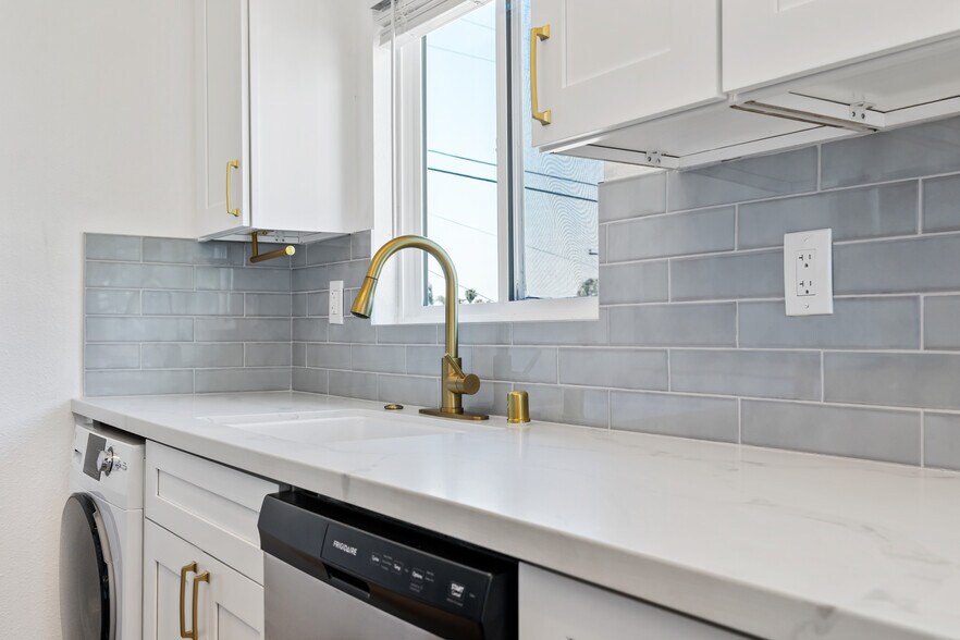 More Photos Of 540 F St, Chula Vista Apartments For Sale