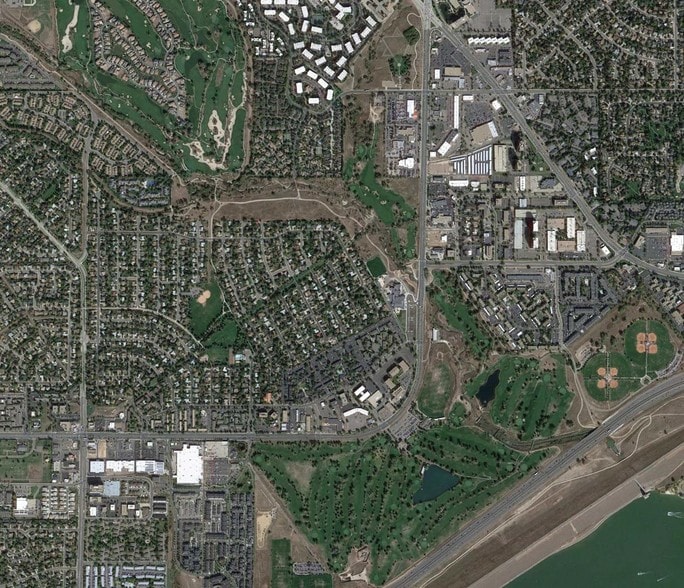 More Photos Of 3480 S Galena St, Denver Bar For Lease