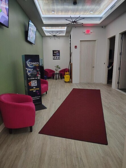 More Photos Of 40-42 Lyman St, Holyoke Freestanding For Lease