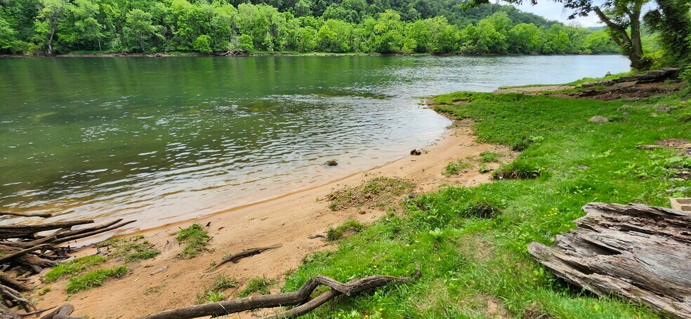 More Photos Of 469 River Rd, Lakeview Trailer Camper Park For Sale