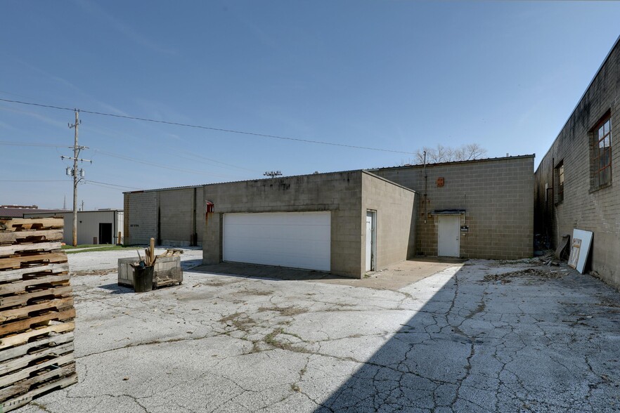 More Photos Of 627 5th St, Quincy Industrial For Sale