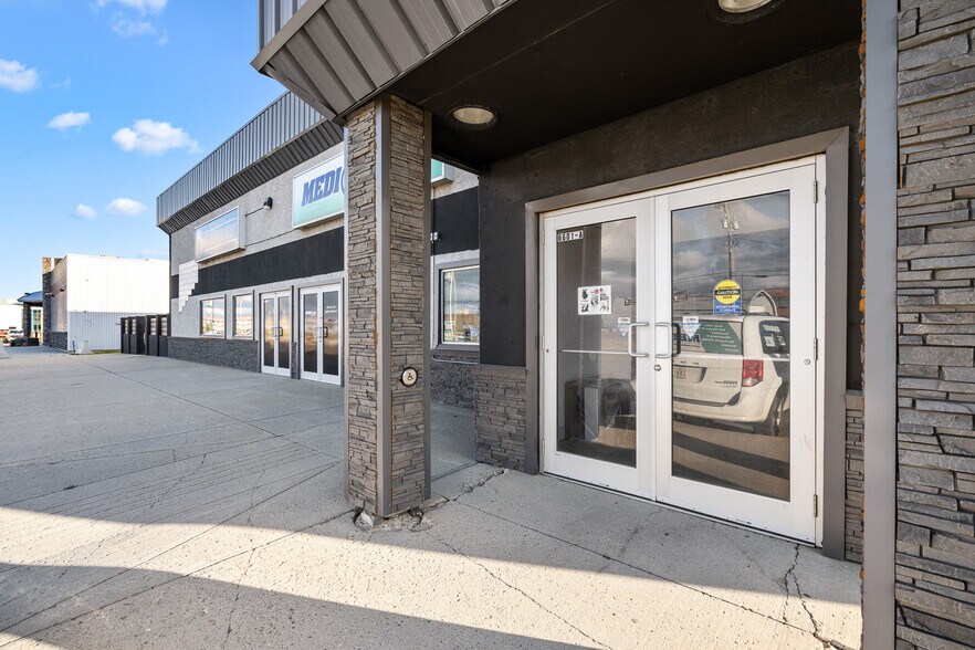 More Photos Of 6601 43 St, Lloydminster Storefront Retail Office For Sale