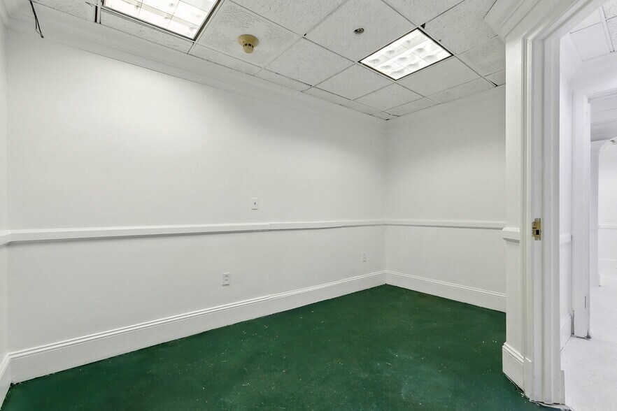More Photos Of 336 Camp St, New Orleans Office For Lease