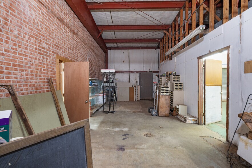 More Photos Of 6598 OK-98 Highway, Wright City Flex For Sale