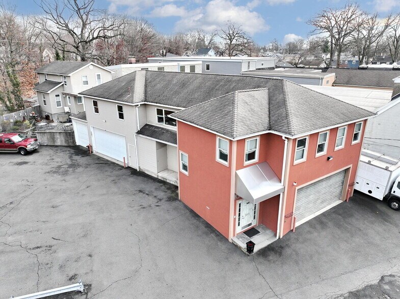 More Photos Of 211 6th Ave, Hawthorne Storefront For Lease